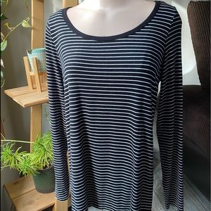 H&M Mama long sleeve maternity top